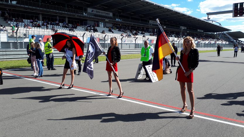 Als Grid Girl am Nürburgring unterwegs